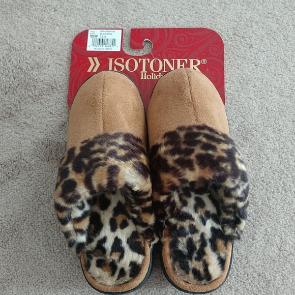 Isotoner Slippers Size 7.5 - 8
